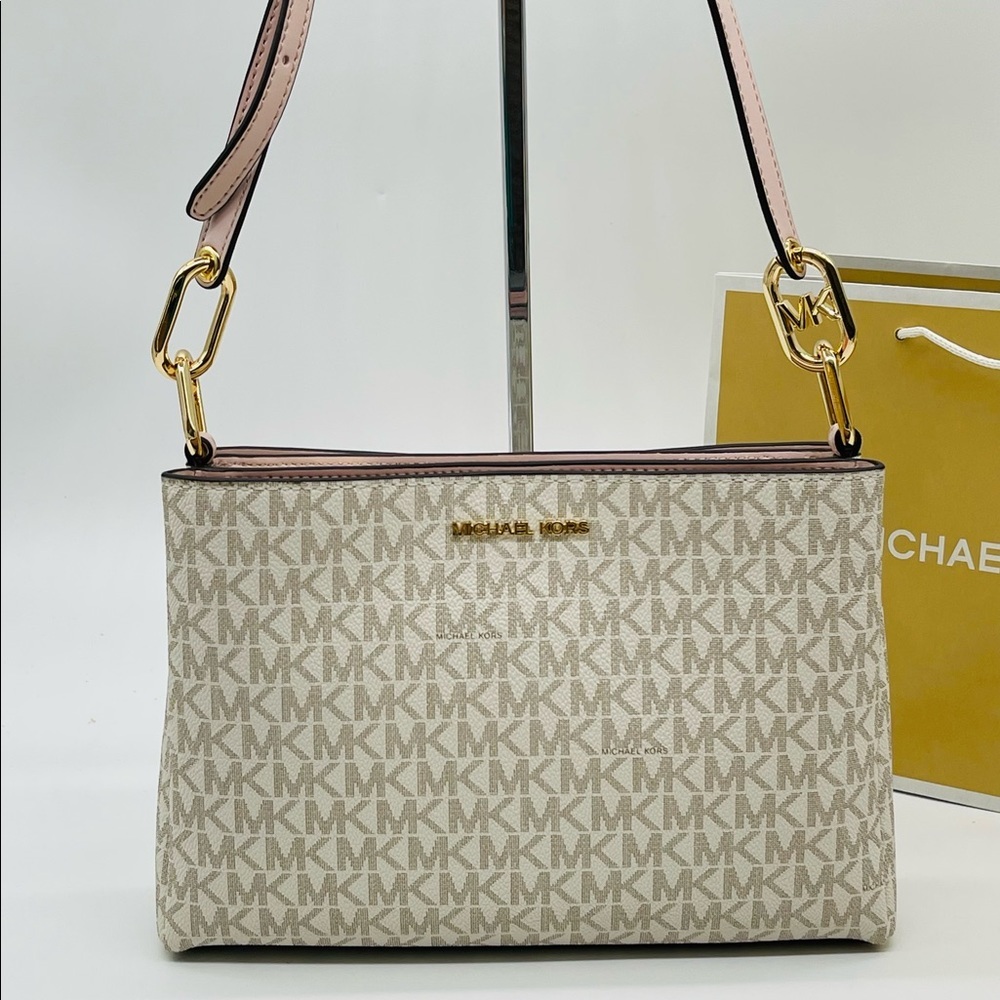 Michael Kors Trisha Medium Triple Compartment Xbody Bag